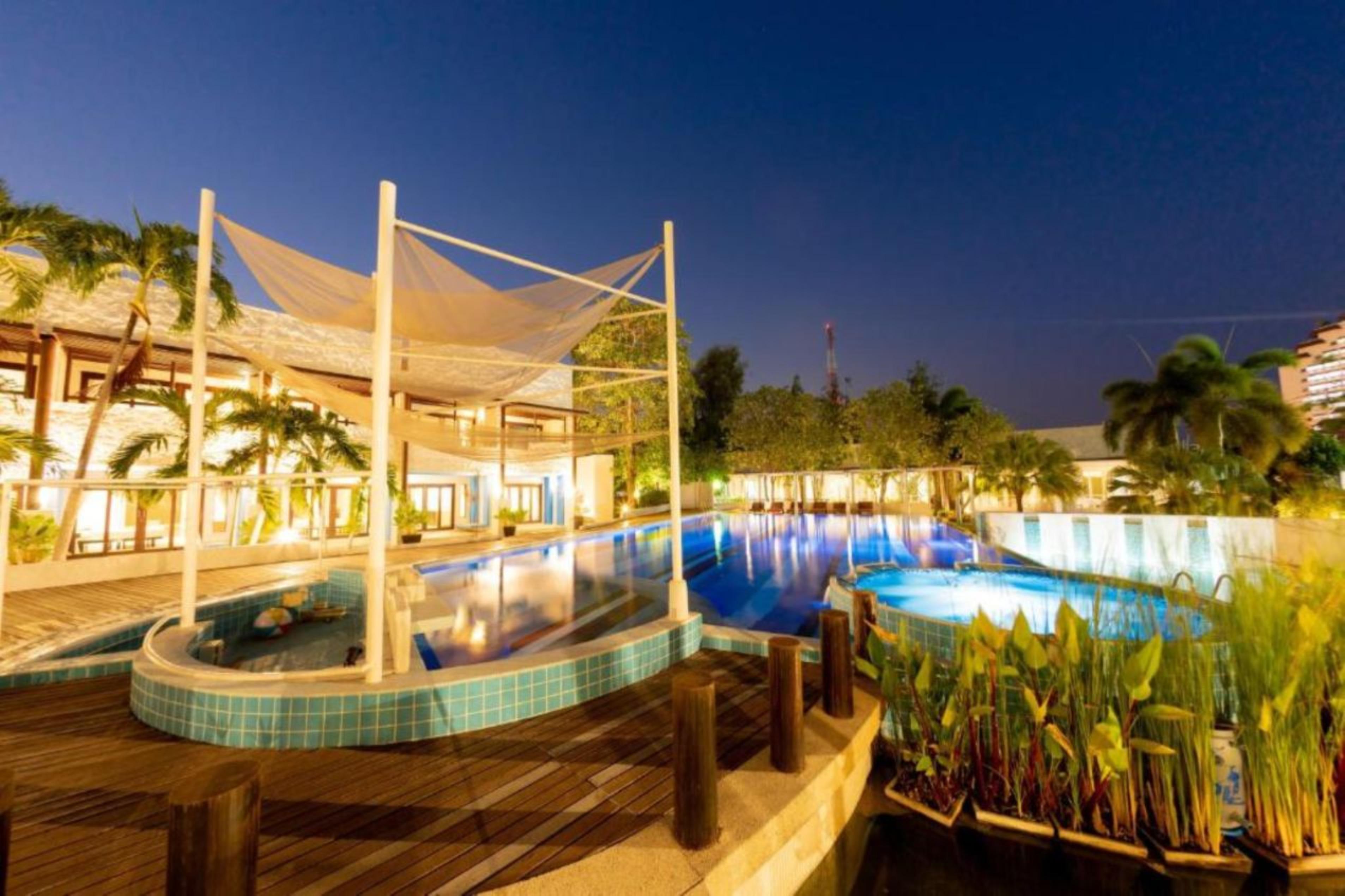 Kochira Hotel Hua Hin Bagian luar foto