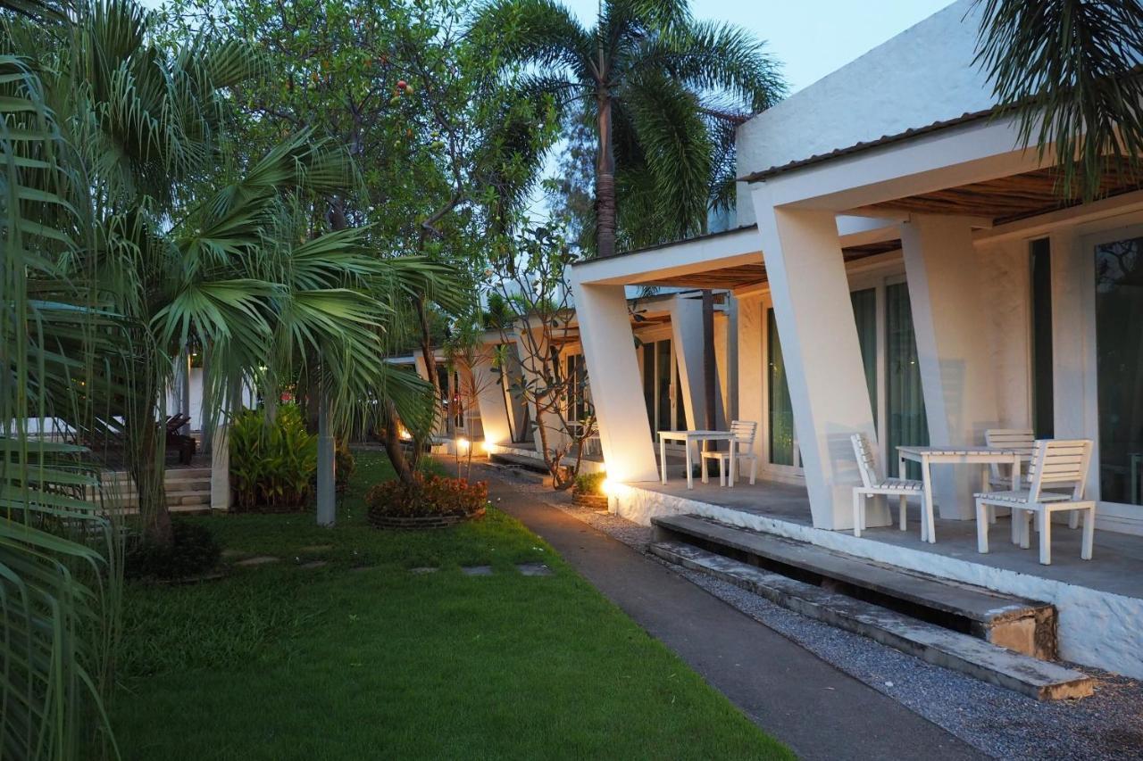 Kochira Hotel Hua Hin Bagian luar foto
